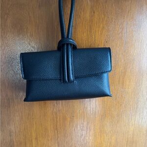 Elegant Black Leather Crossbody Bag